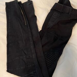 Beulah medium moto skinny leggings. 97% cotton 3% spandex